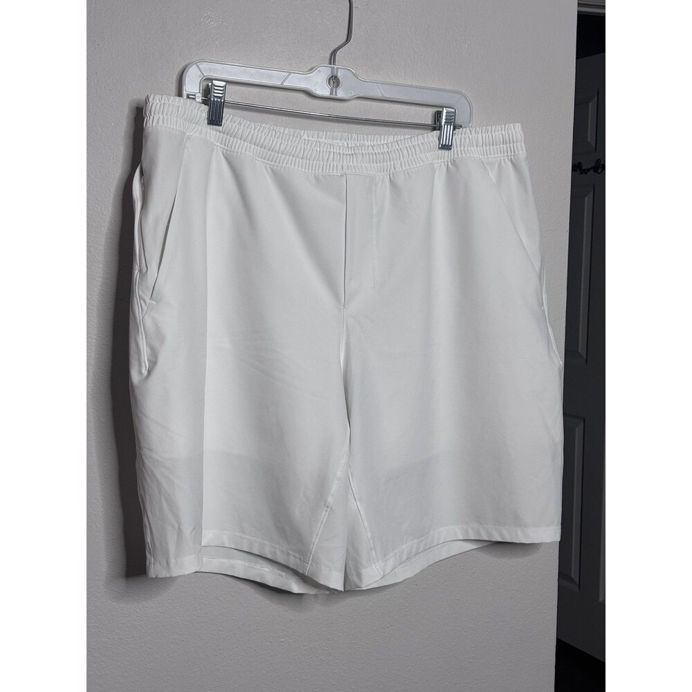 Lululemon Shorts Men's XXL white Pace Breaker Lined 9” Athleisure Gym Outdoor